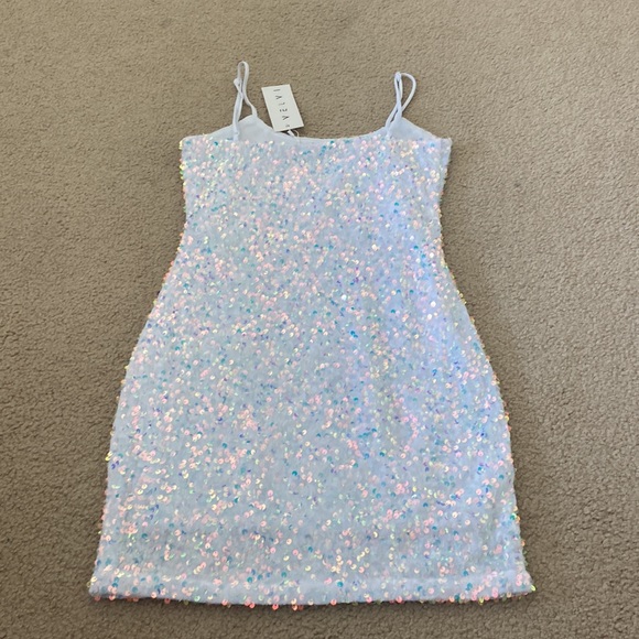 Velvi Homecoming Dress - Picture 2 of 2